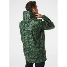 Load image into Gallery viewer, Helly Hansen Men&#39;s Moss Raincoat Spruce AOP